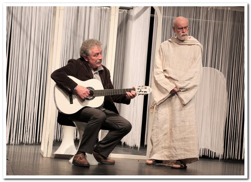 Un p'tit coin d'paradis de Roland Marcuola par La Compagnie Les UNS Les UNES